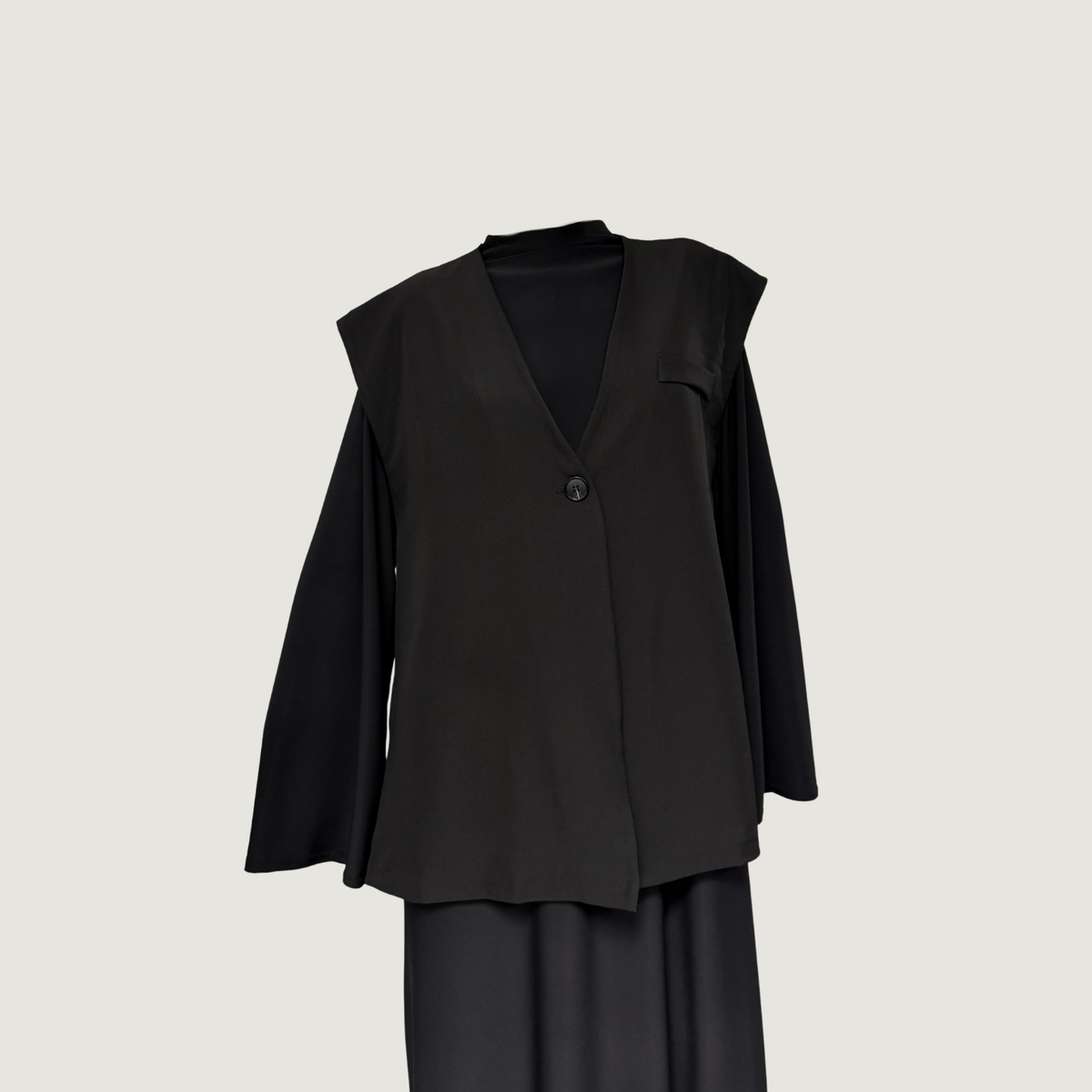 Sleeveless blazer