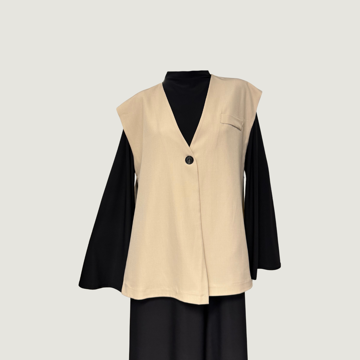 Sleeveless blazer